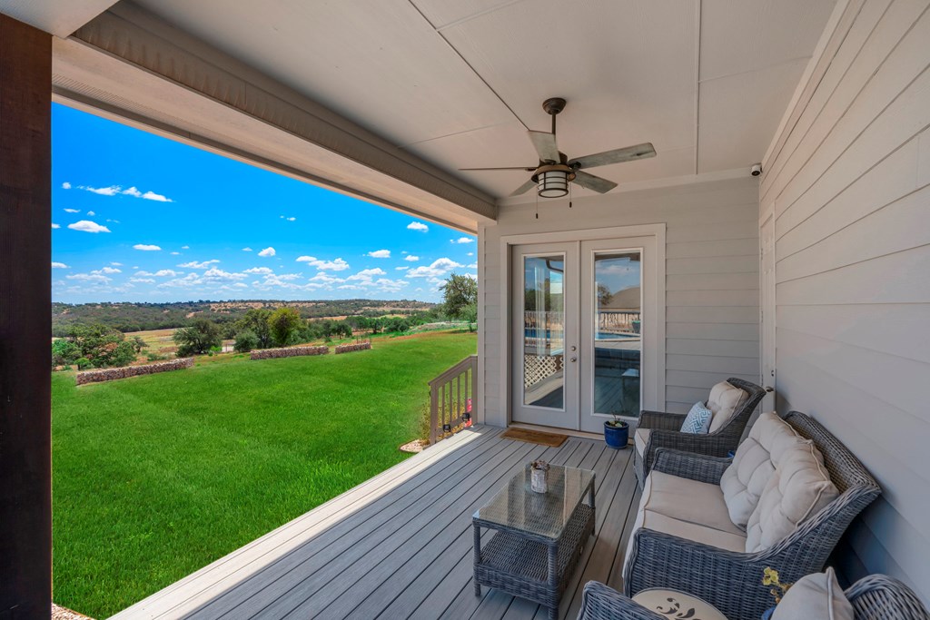 2114 Axis Circle Property Photo 13