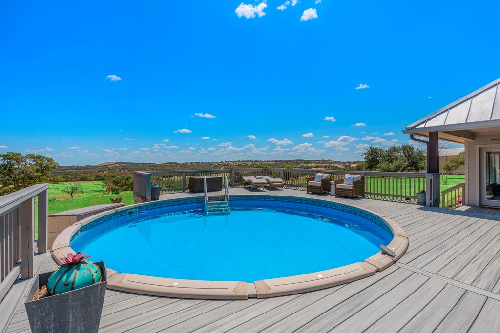 2114 Axis Circle Property Photo 14