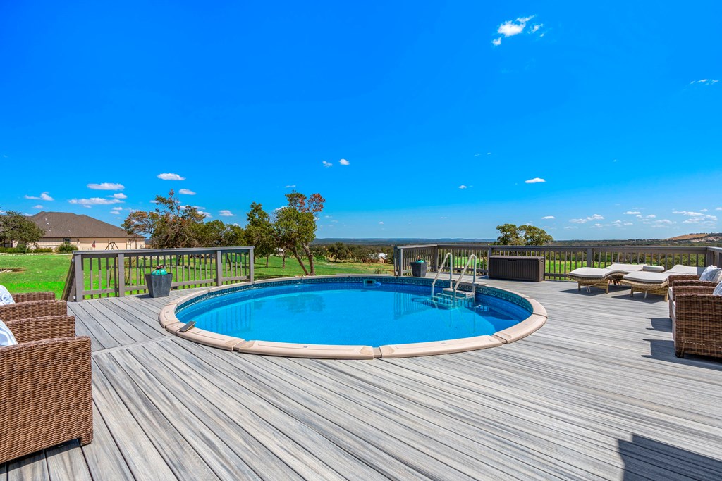 2114 Axis Circle Property Photo 15