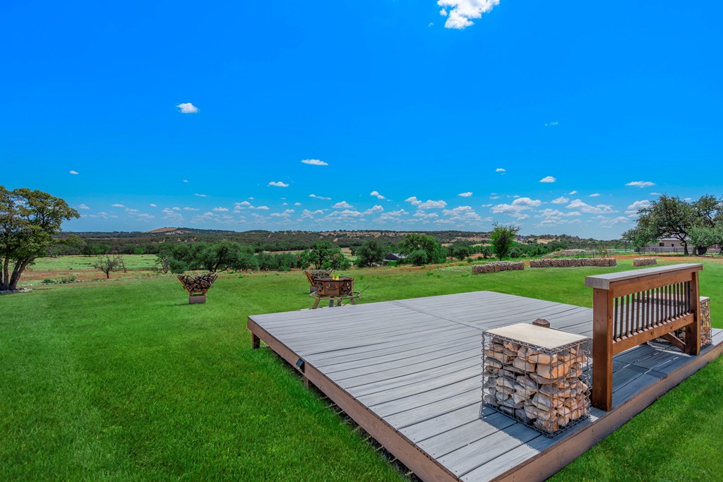 2114 Axis Circle Property Photo 17