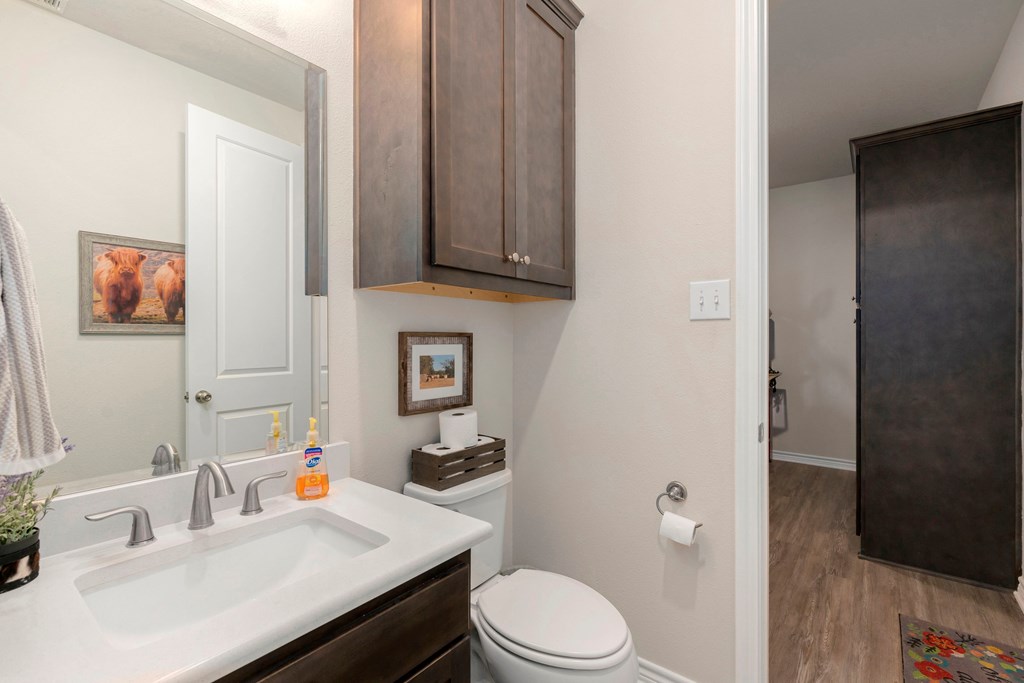 2114 Axis Circle Property Photo 26