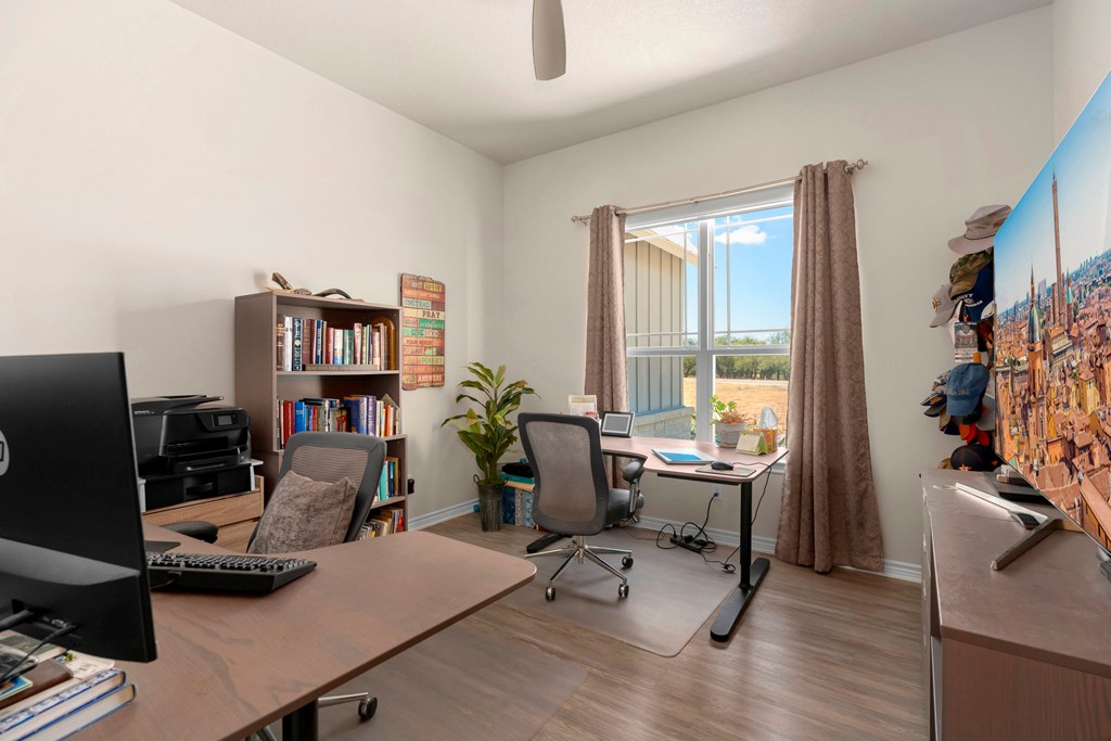 2114 Axis Circle Property Photo 27