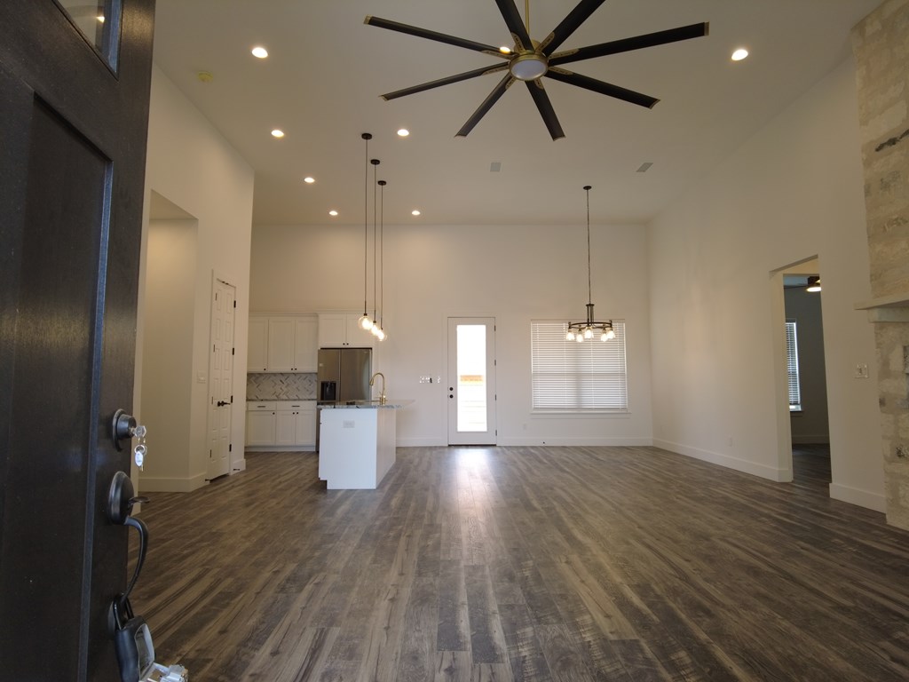 112 Madrona Lane Property Photo 4