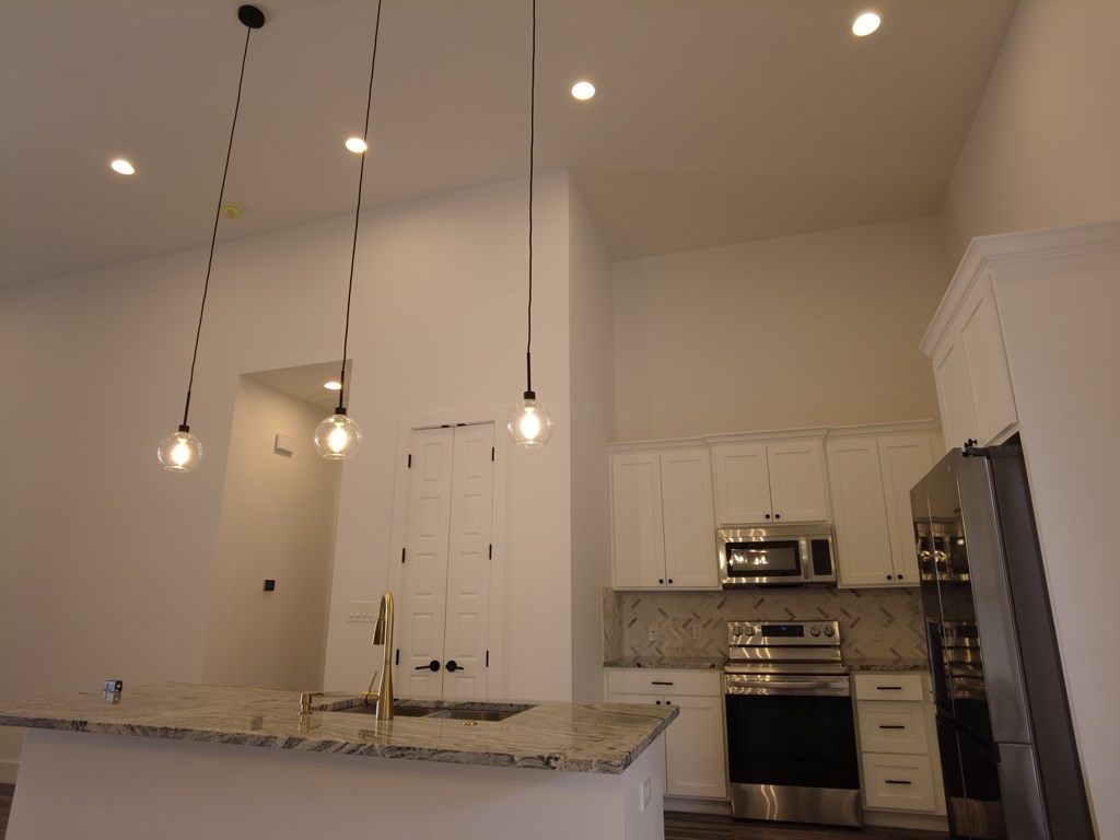 112 Madrona Lane Property Photo 6