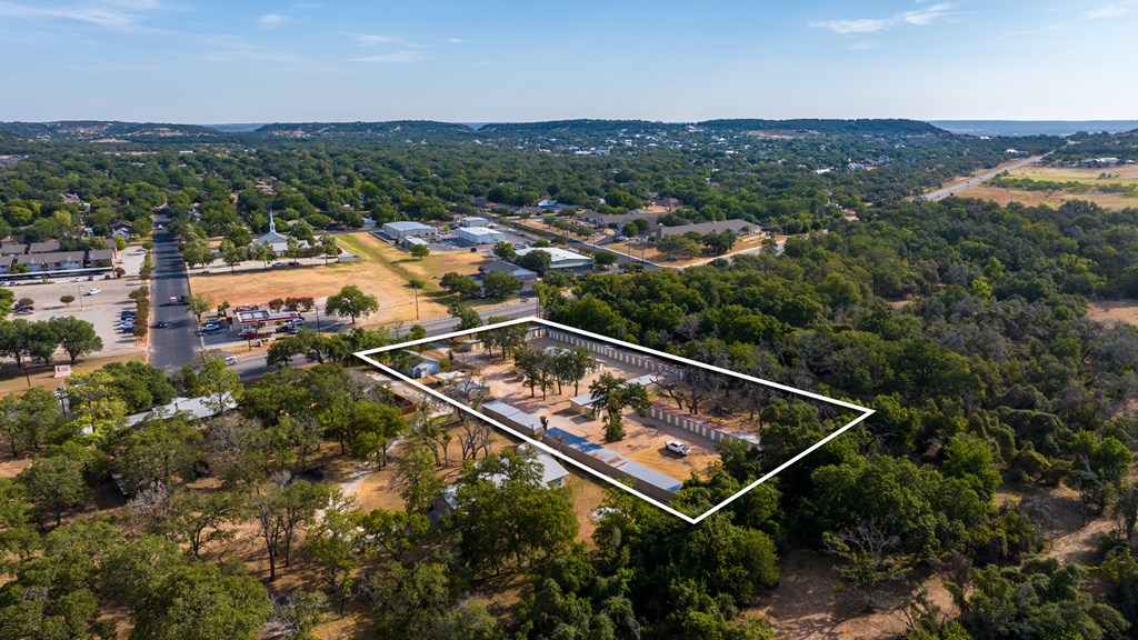 1807 N Llano St Property Photo 4
