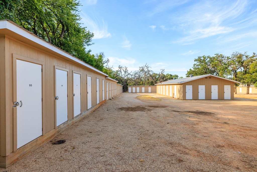 1807 N Llano St Property Photo 10