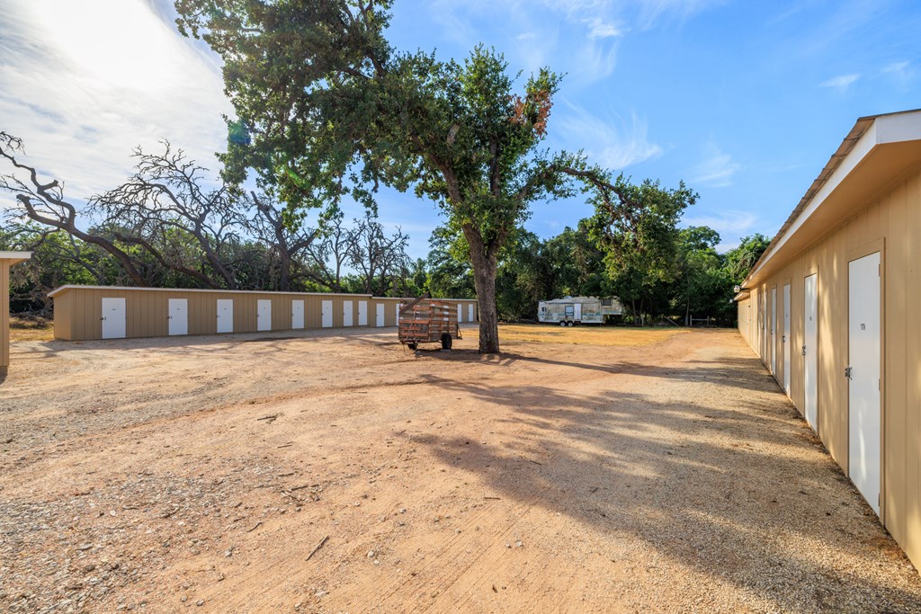 1807 N Llano St Property Photo 12
