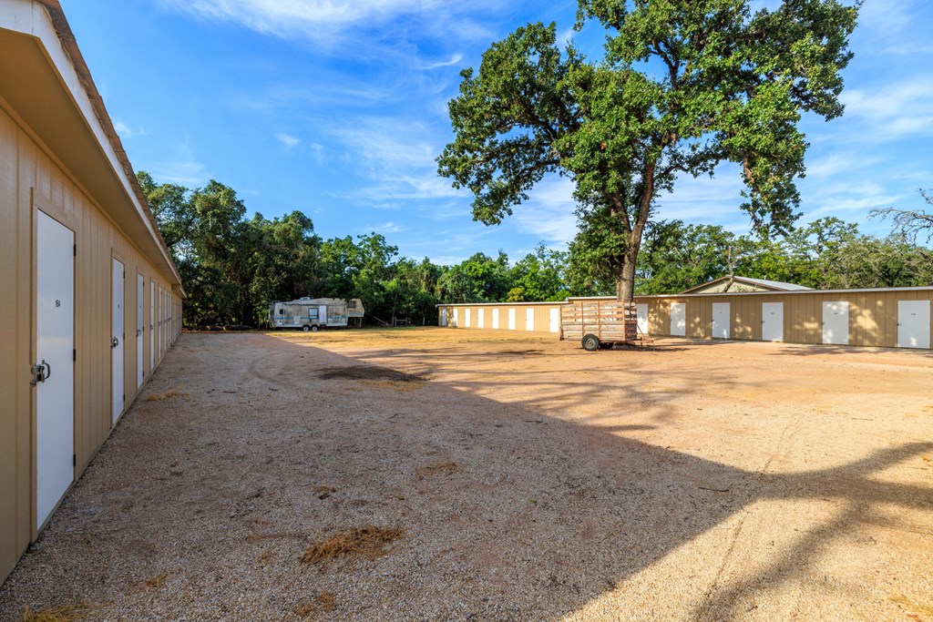1807 N Llano St Property Photo 14