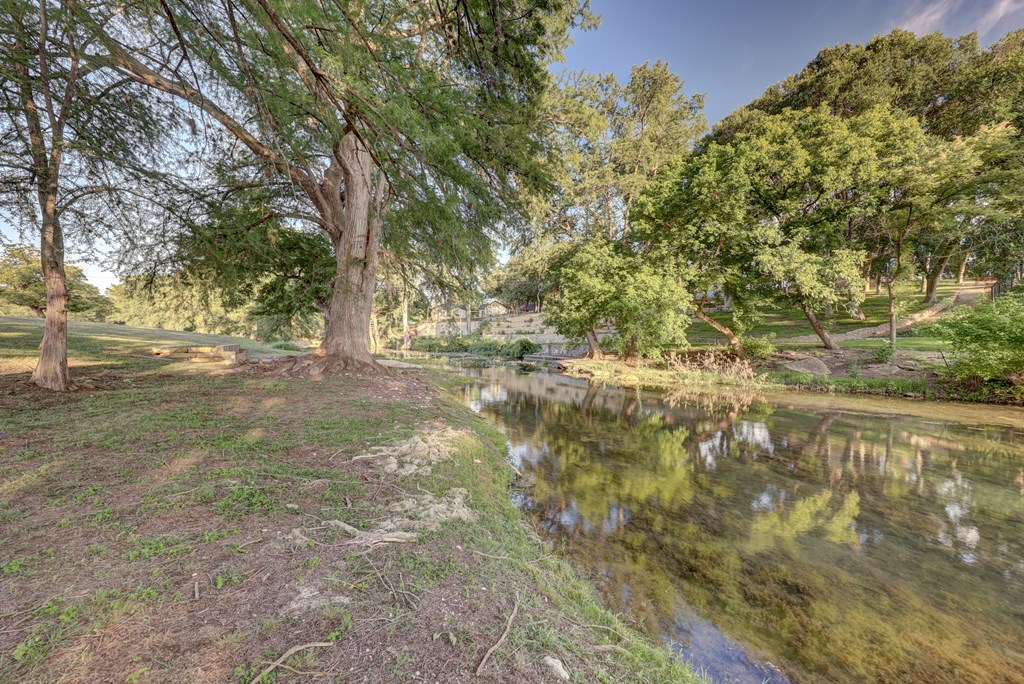 246 River Rd Property Photo 5
