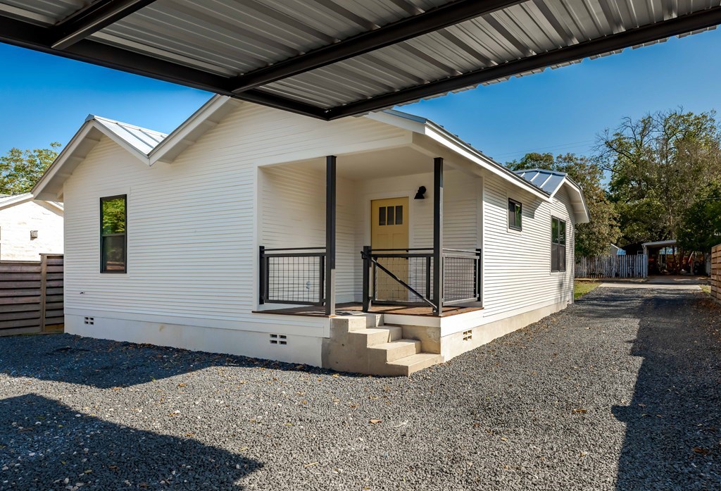 313 Fulton St Property Photo 15