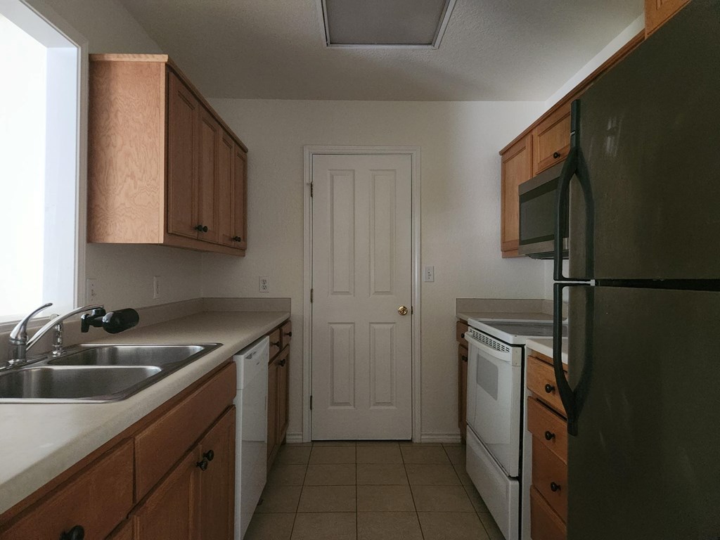 810 Apple St Property Photo 6