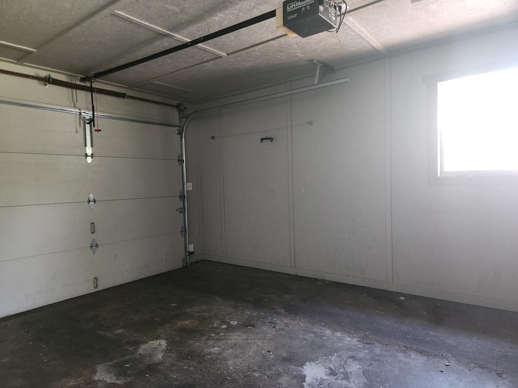810 Apple St Property Photo 13