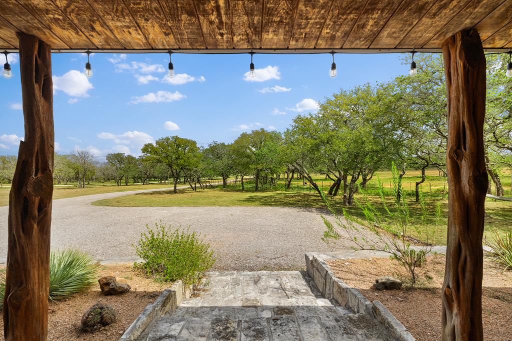 2631 N Us Hwy 281 Property Photo 7