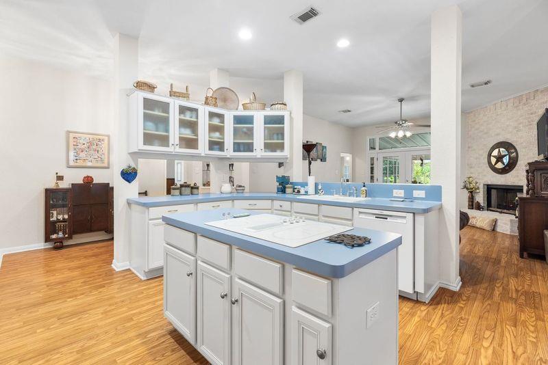 311 Summer Hill Dr Property Photo 6