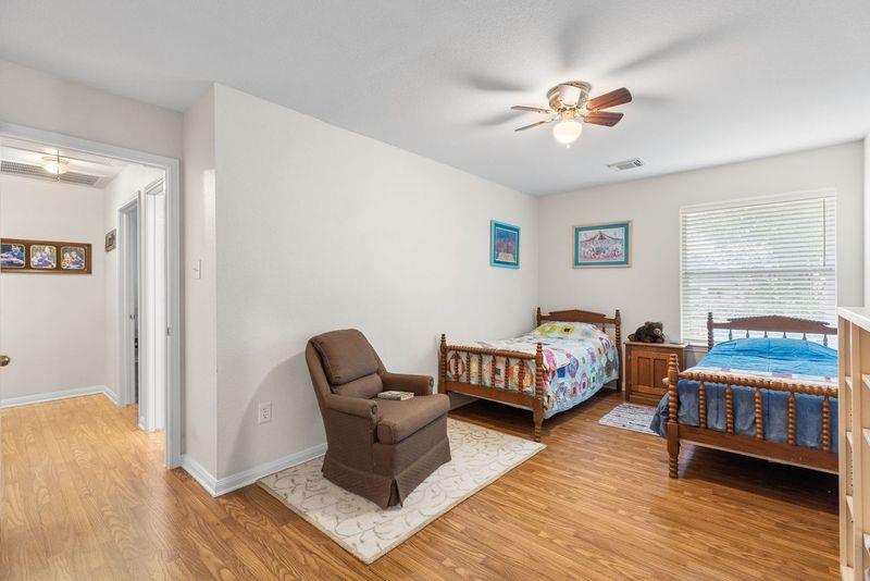 311 Summer Hill Dr Property Photo 17