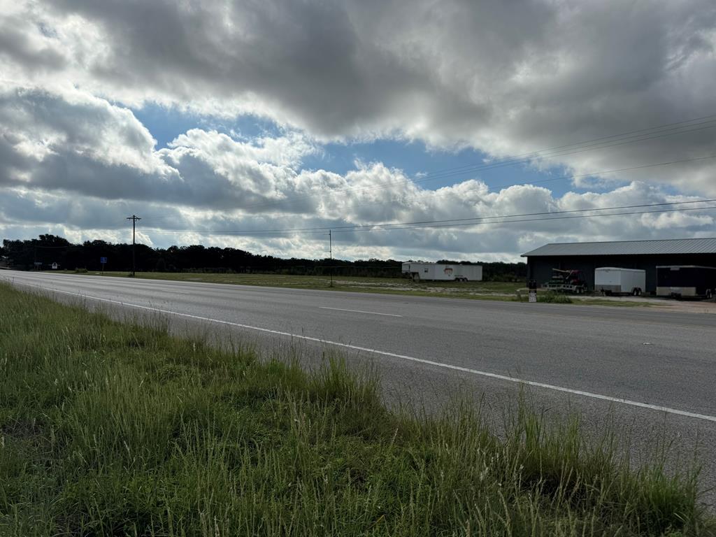 16619 E Us Hwy 290 Property Photo 7
