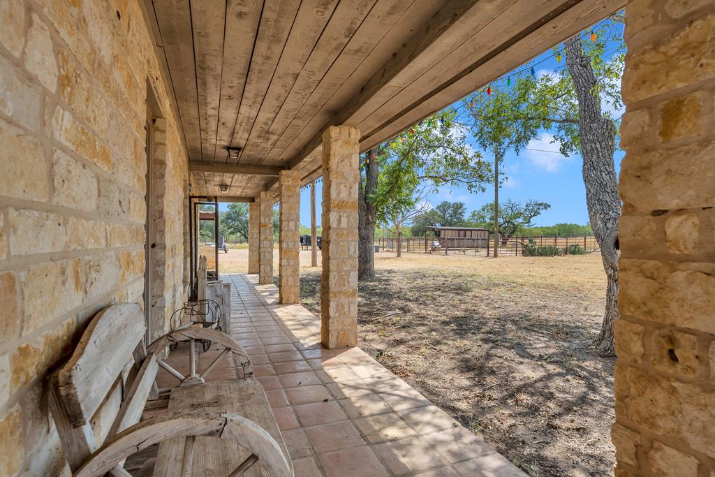 605 Old Pontotoc Rd Property Photo