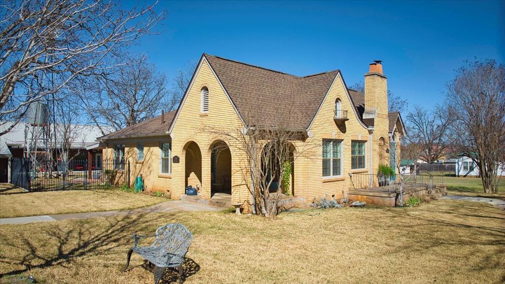 730 Post Hill St Property Photo