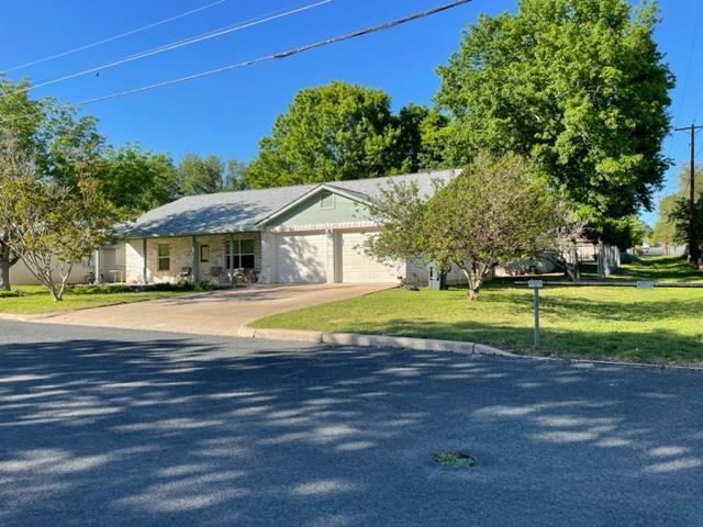 514 W Hackberry St Property Photo 1