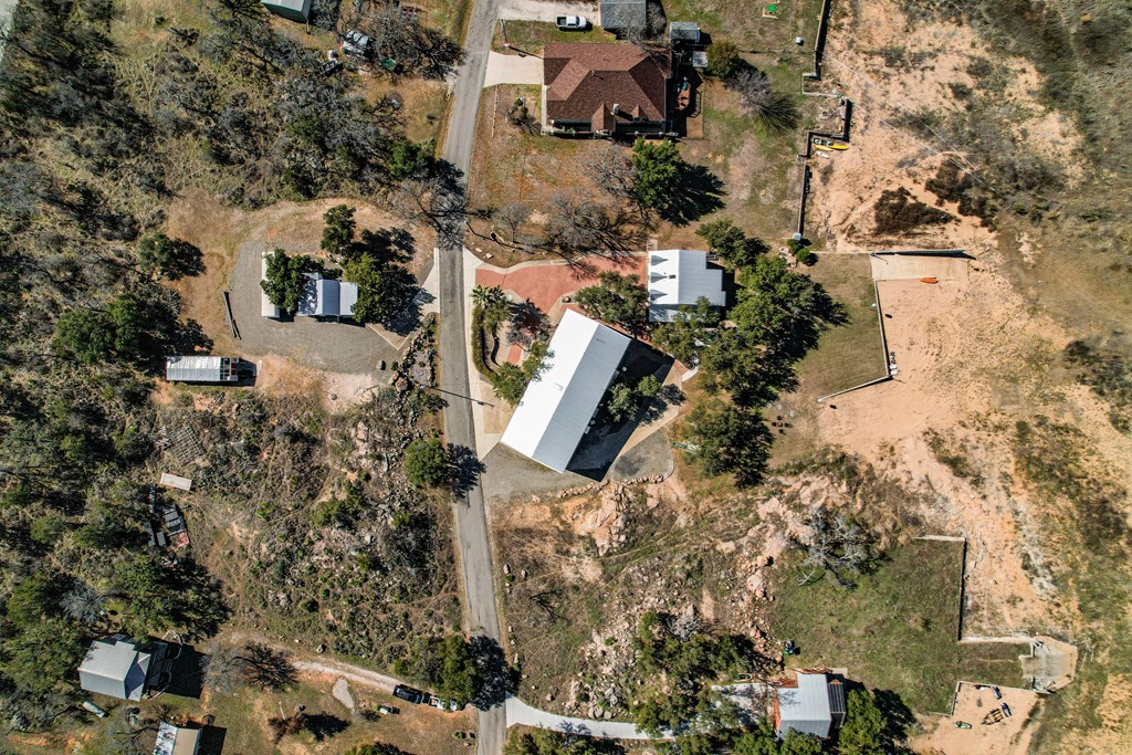 206 County Rd 142 Property Photo 3