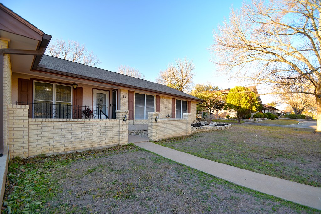116 Spanish Oak Ln. Property Photo 2