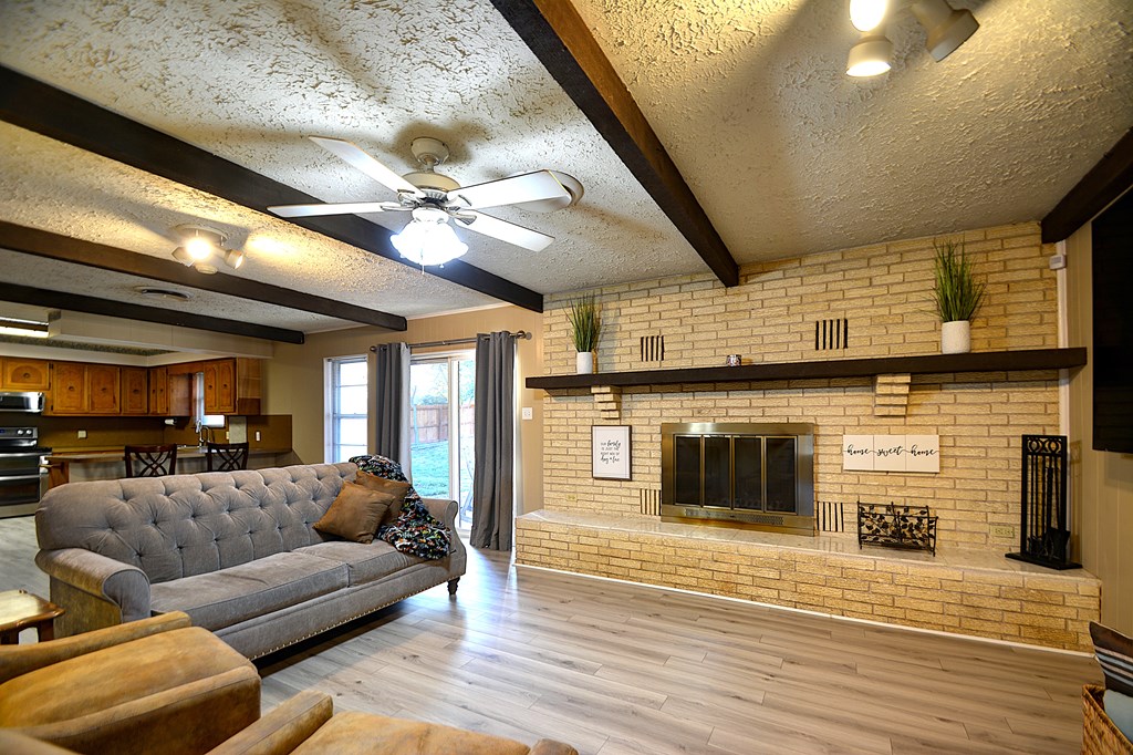 116 Spanish Oak Ln. Property Photo 4