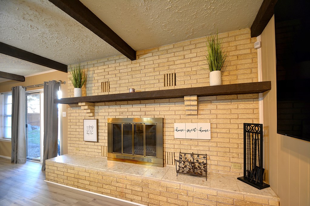 116 Spanish Oak Ln. Property Photo 6