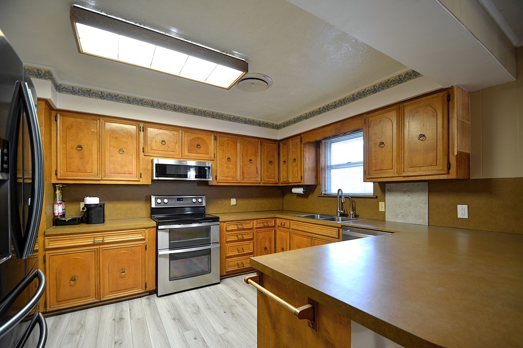 116 Spanish Oak Ln. Property Photo 14