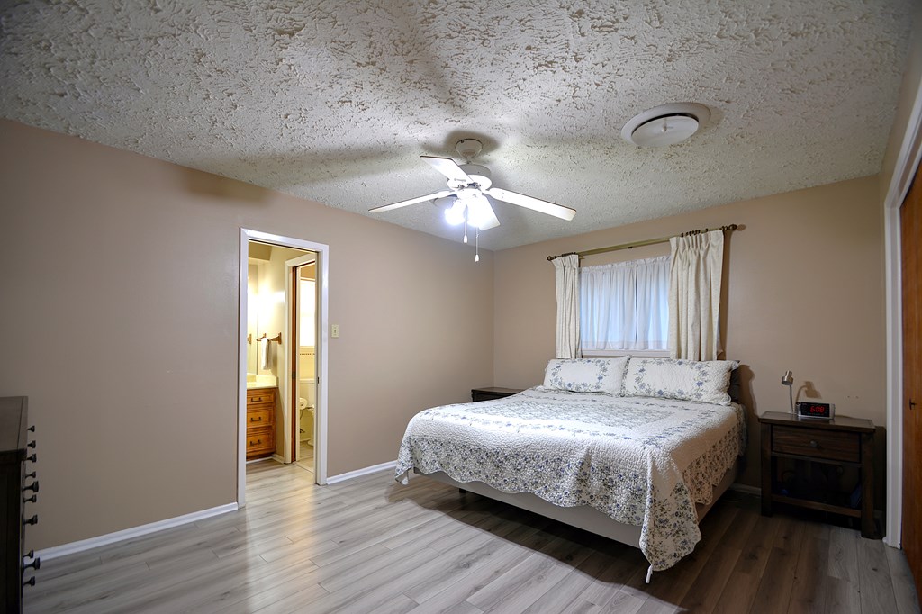 116 Spanish Oak Ln. Property Photo 18