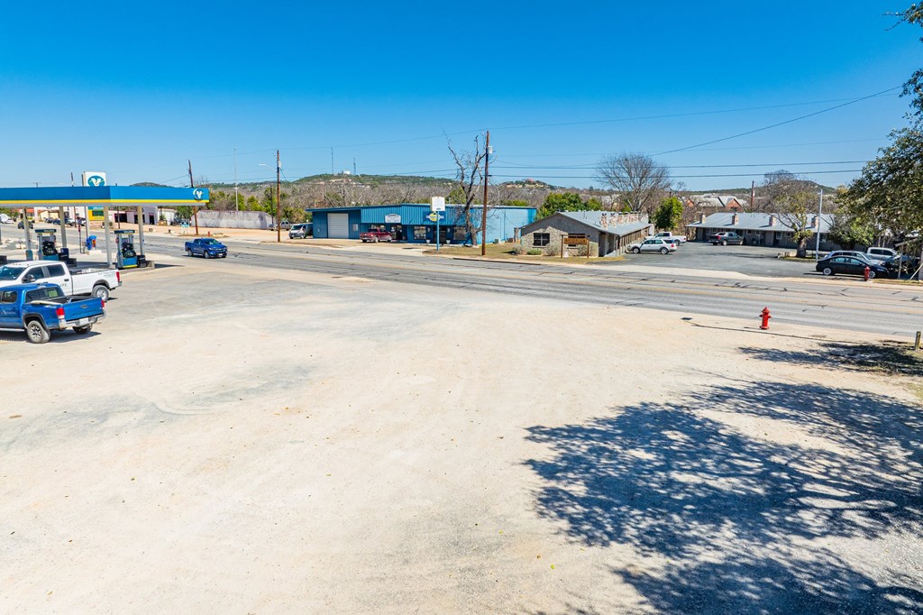 1812 Water St Property Photo 4