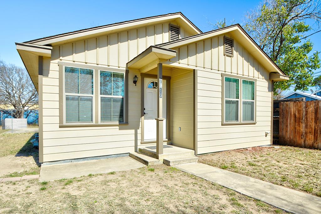 2910 Memorial Blvd Property Photo