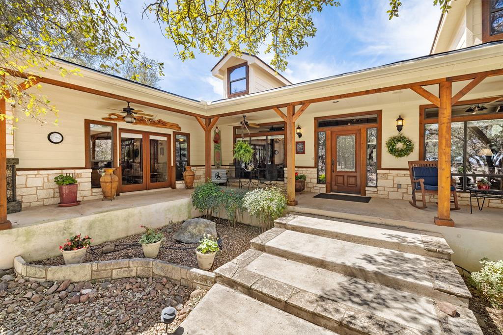 201 Los Encinos Property Photo