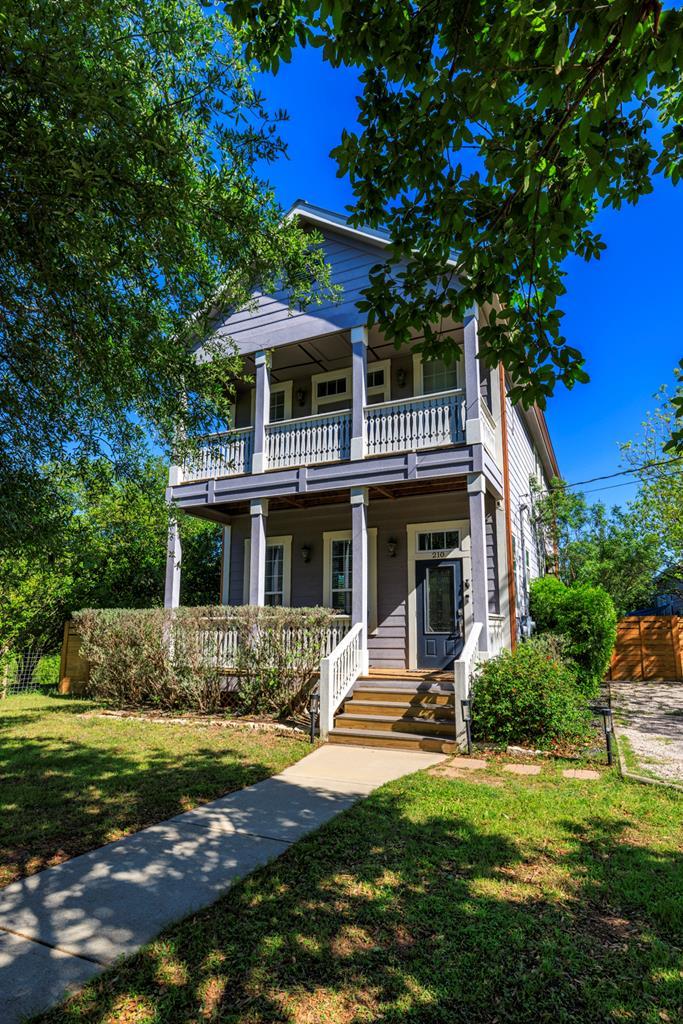 210 W Park St Property Photo