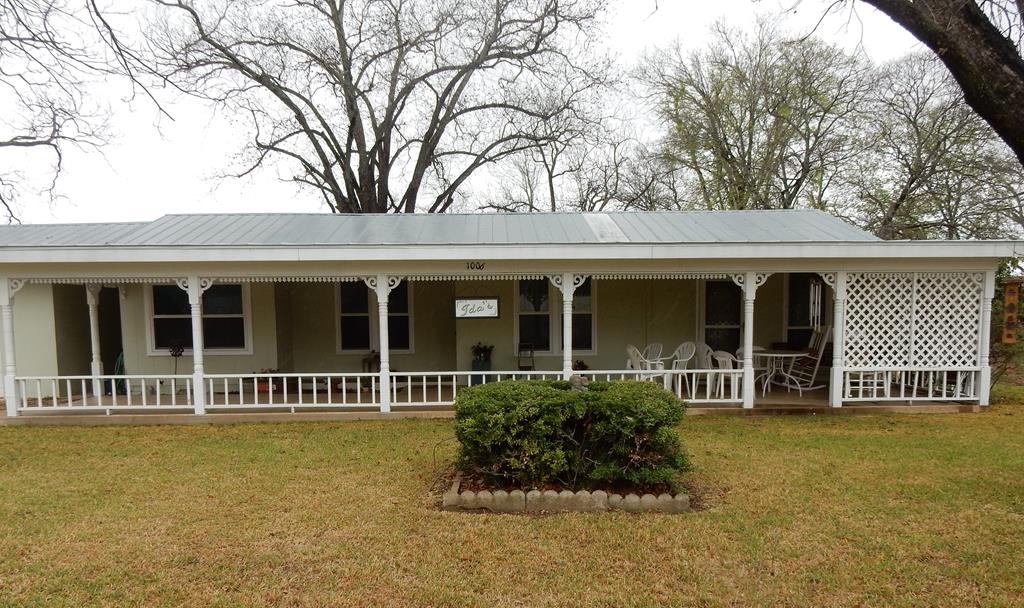 1006 E Highway St Property Photo