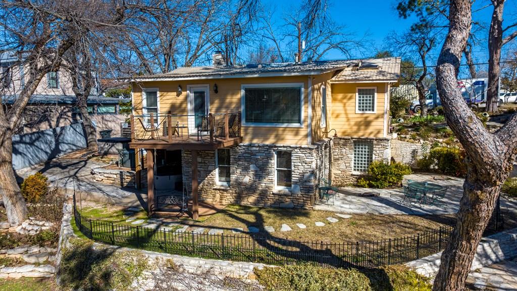 105 E Creek St Property Photo