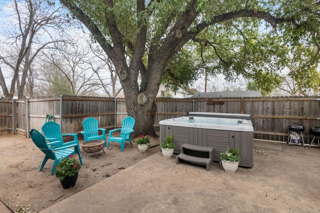 901 N Llano St Property Photo 20