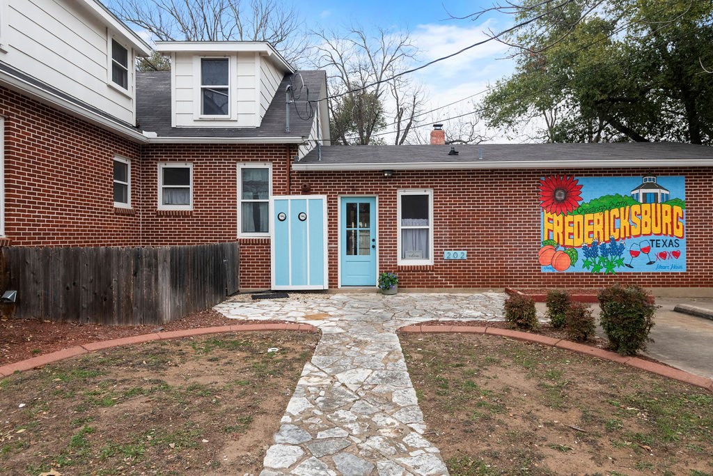 901 N Llano St Property Photo 22