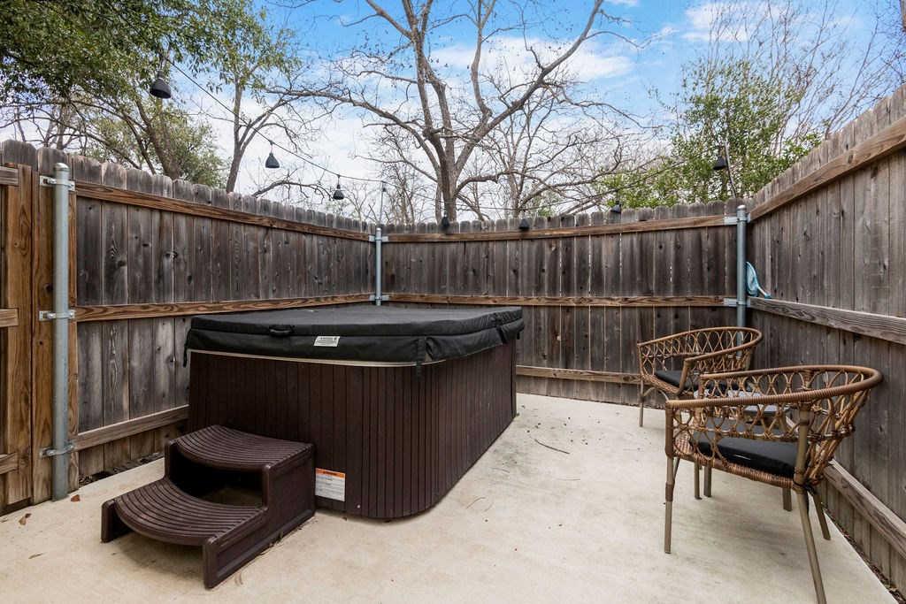 901 N Llano St Property Photo 28