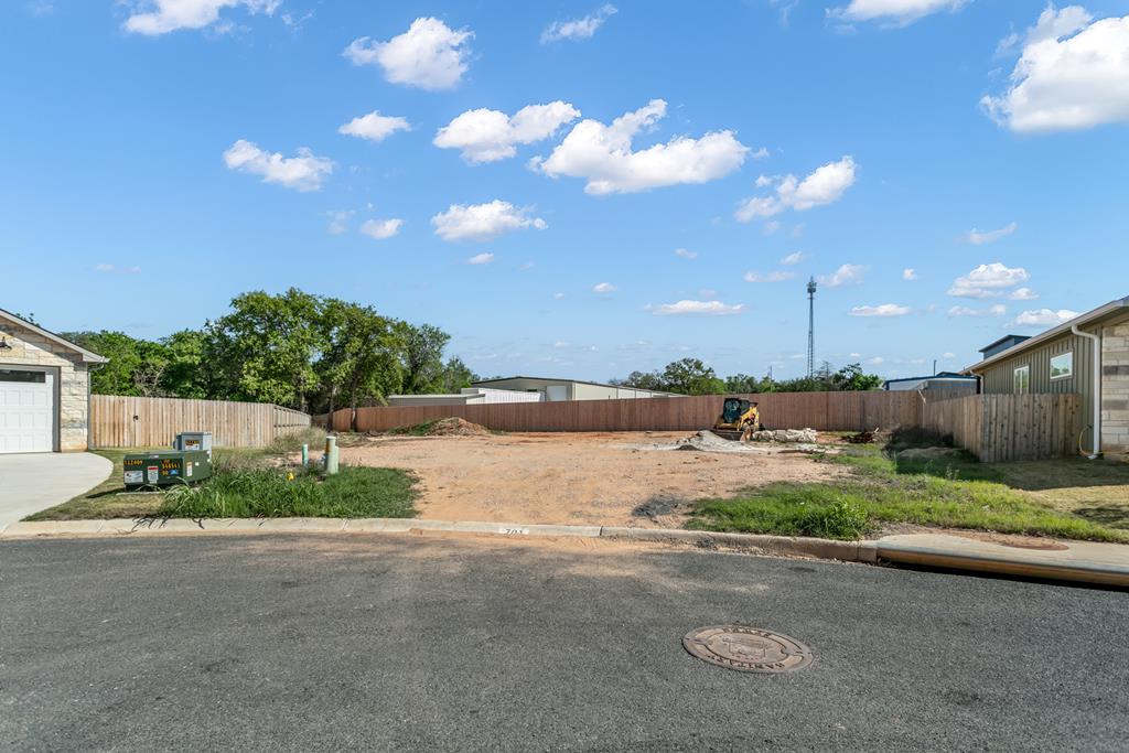 701 Wedgewood Lane Property Photo