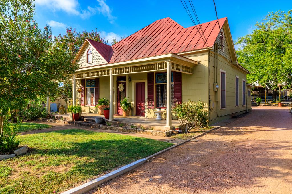 303 W Austin St Property Photo