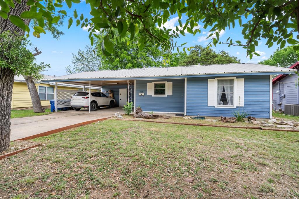 909 Ford St Property Photo