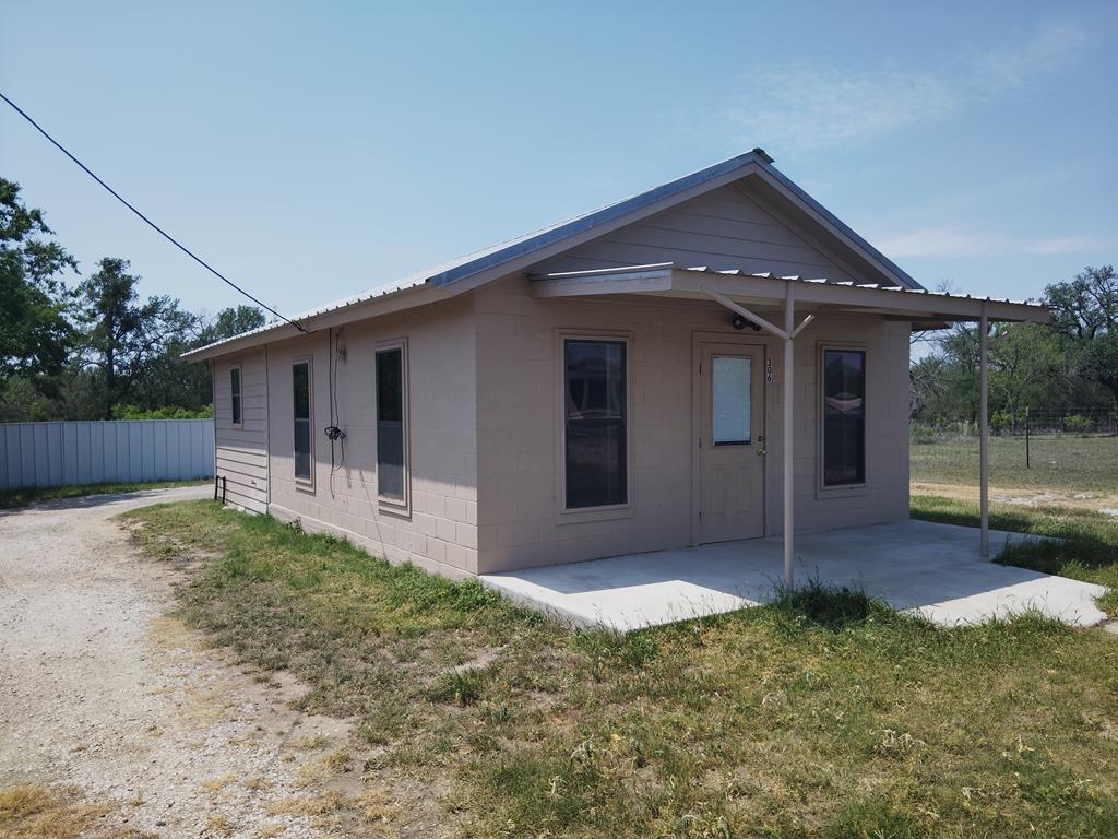 306 N West St Property Photo