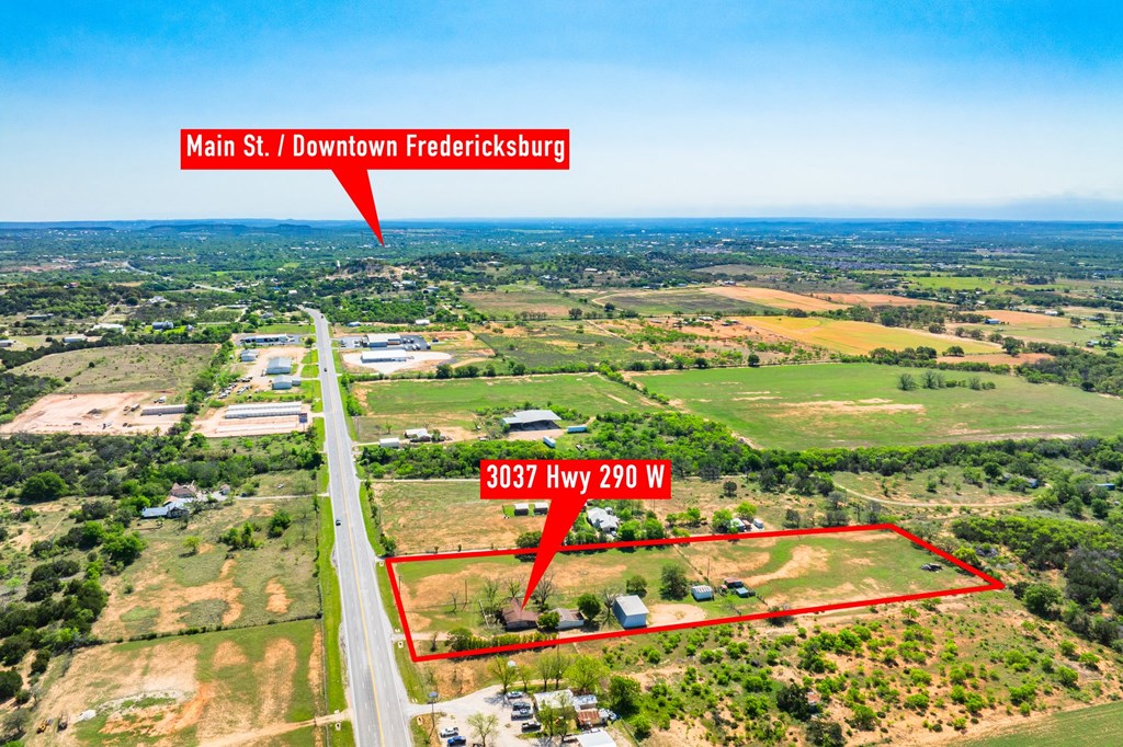 3037 W Us Hwy 290 Property Photo 2