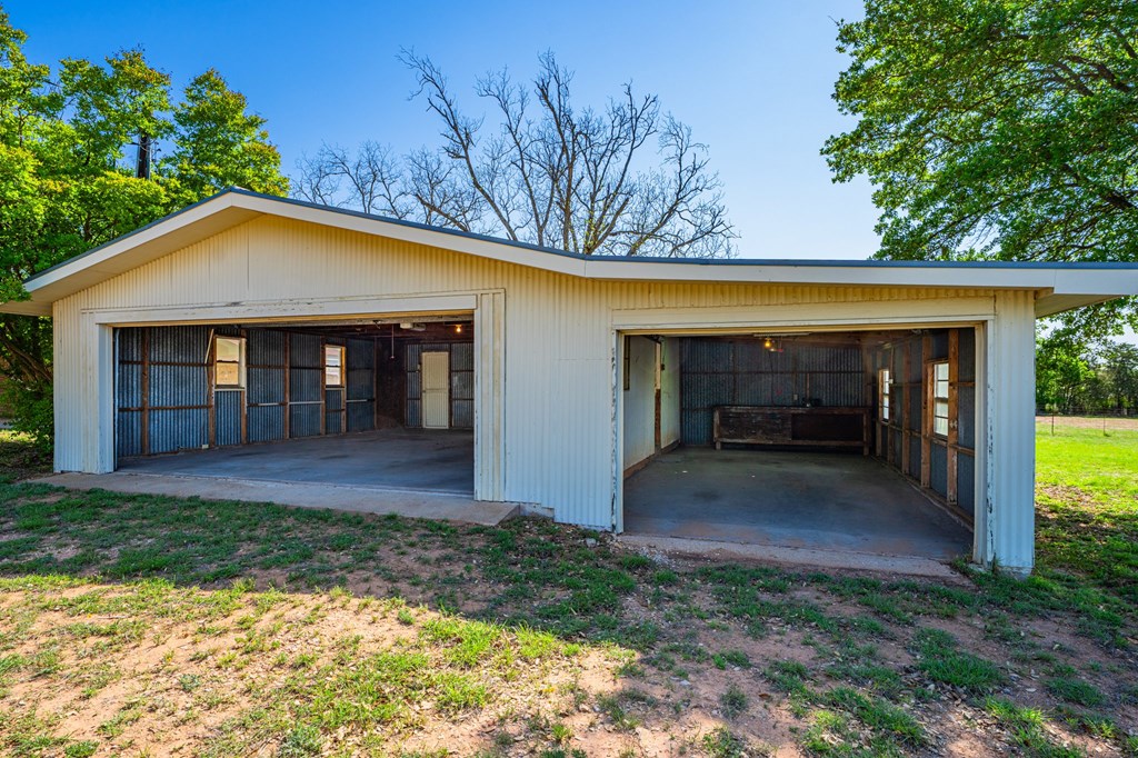 3037 W Us Hwy 290 Property Photo 16