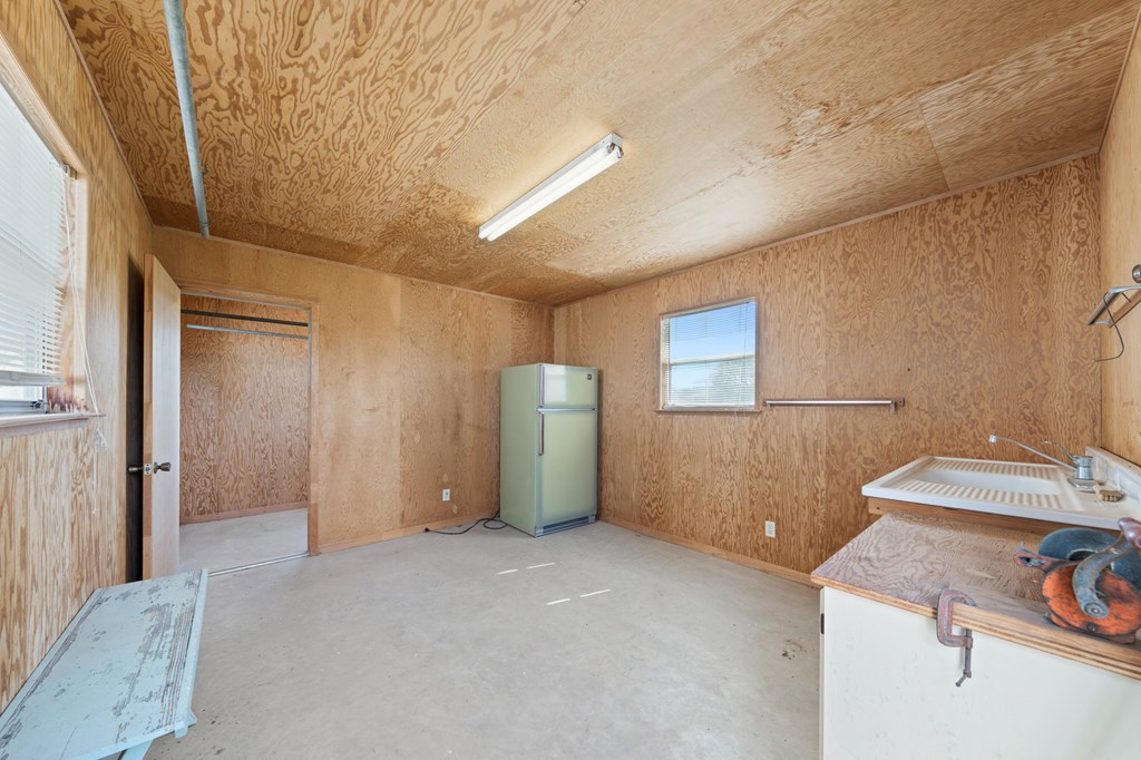 3037 W Us Hwy 290 Property Photo 21