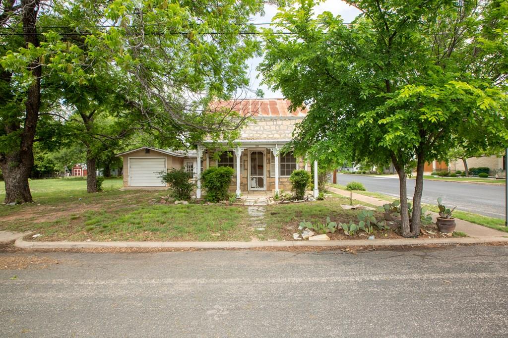 602 W Austin St Property Photo