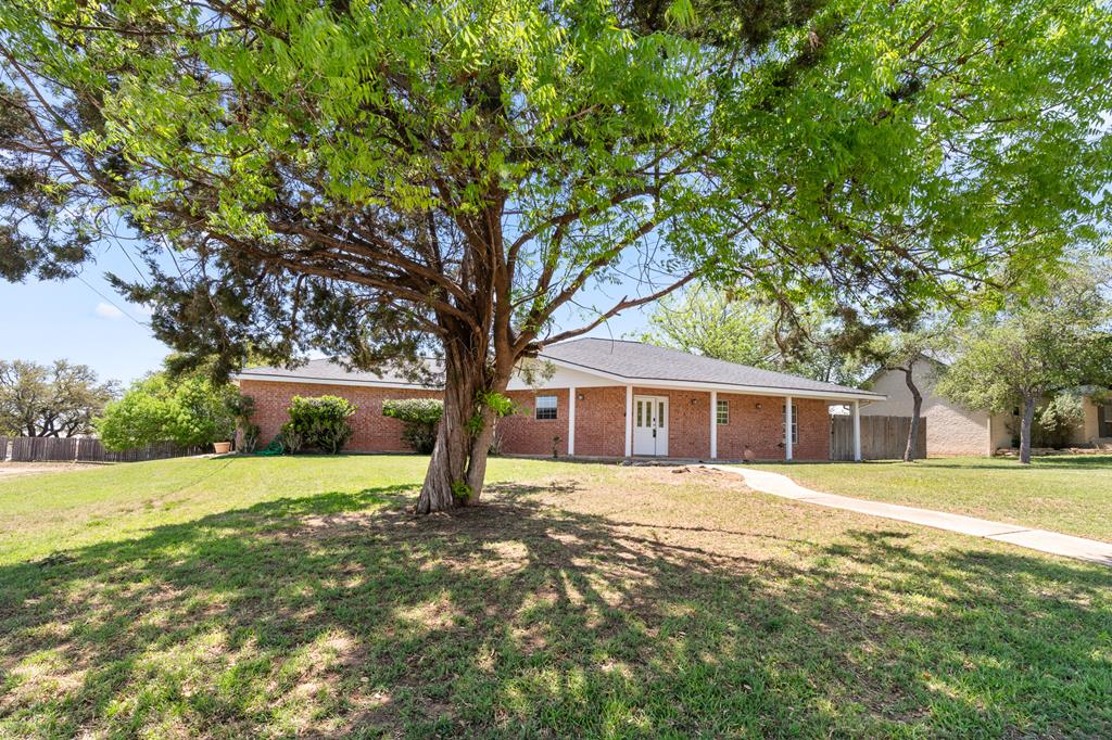 200 Red Oak Lane Property Photo