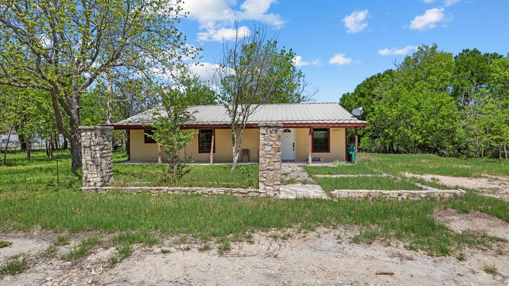 106 Mesquite St Property Photo