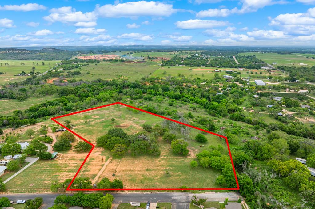 1114 Meadowlark Dr Property Photo