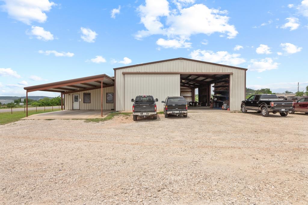 2684 W Us Hwy 290 Property Photo 1